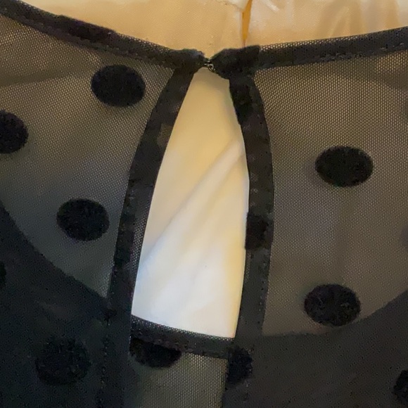 Guess New Black Top,velvet polka dots, Size XL.Elegant, flattering. Perfect - Picture 7 of 7